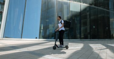 Varla Eagle One Review – My Experience Riding This High-Powered Electric Scooter